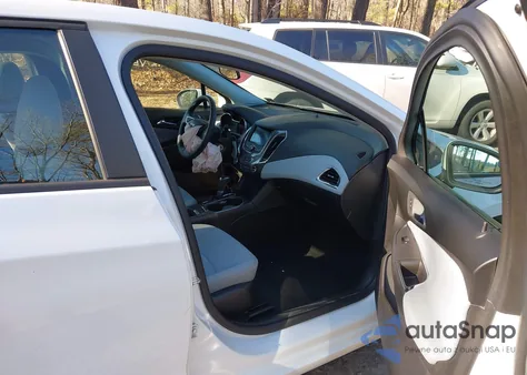 2019 Chevrolet Cruze Ls z USA, uszkodzony, nr VIN 1G1BC5SM6K7126461